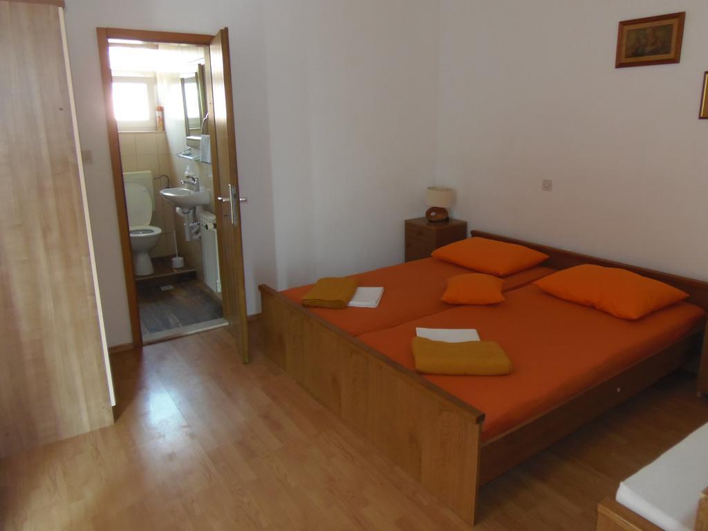 Apartments Skipper Seget Vranjica Exterior photo