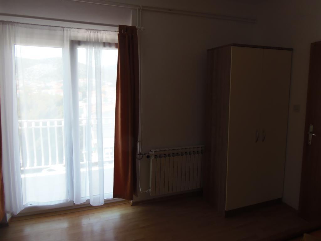 Apartments Skipper Seget Vranjica Exterior photo